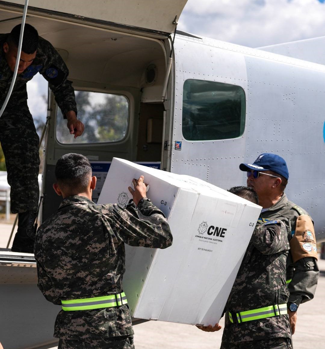 CNE y FFAA listos para trasladar maletas electorales a centros de acopios municipales.